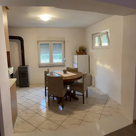 Ruzo Moja アパート ザダル