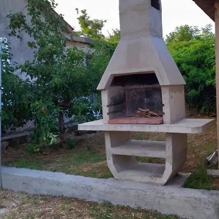 Ruzo Moja アパート